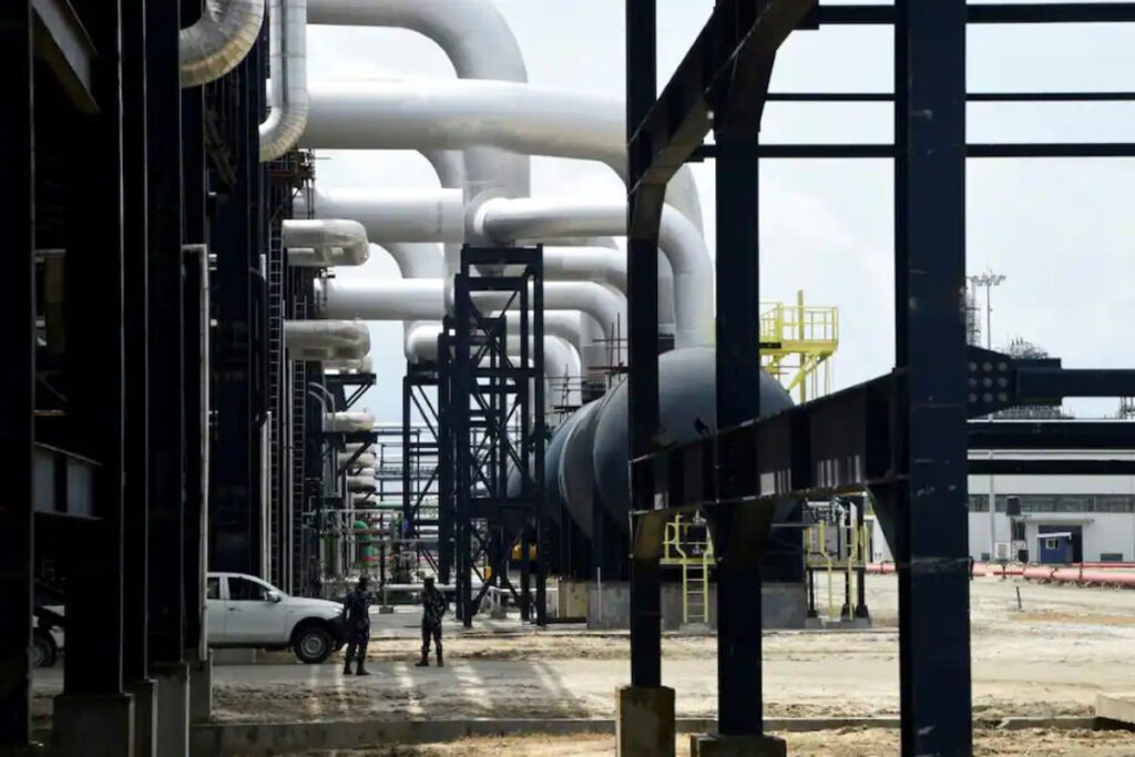 Nigeria Loads First Crude Oil Delivery To Africa's Largest Refinery