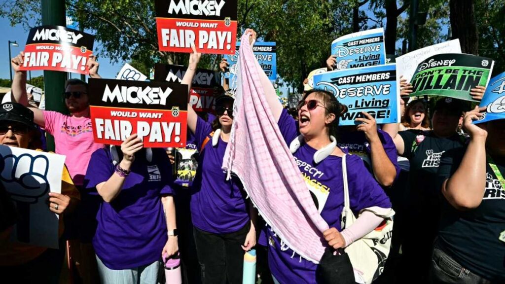 A Disneyland Strike Was Averted As Unions Agreed To A