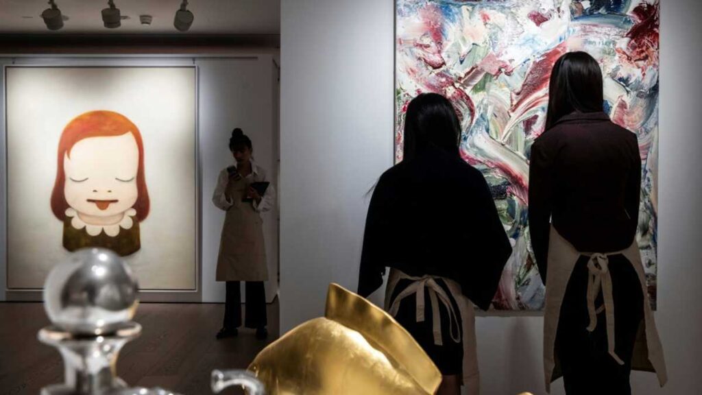 Defying The Recession, Auction Houses Bid High In Hong Kong