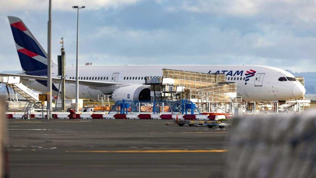 Us Orders Boeing 787 Inspections After Latam Plane Dives