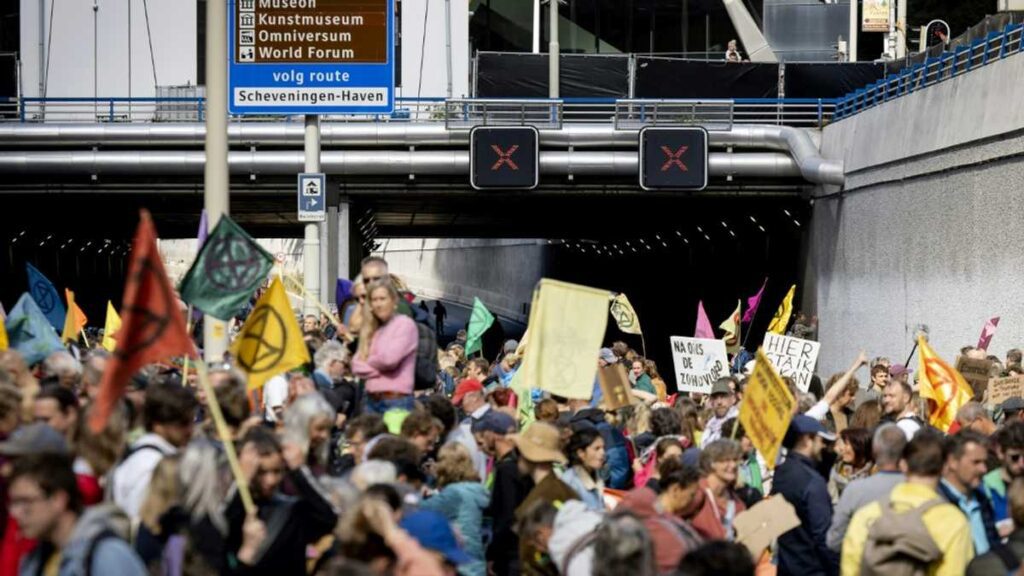 The Climate Demonstration Shut Down The Hague's Highway During A