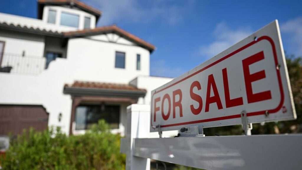 Us Existing Home Sales Slip Slightly In August